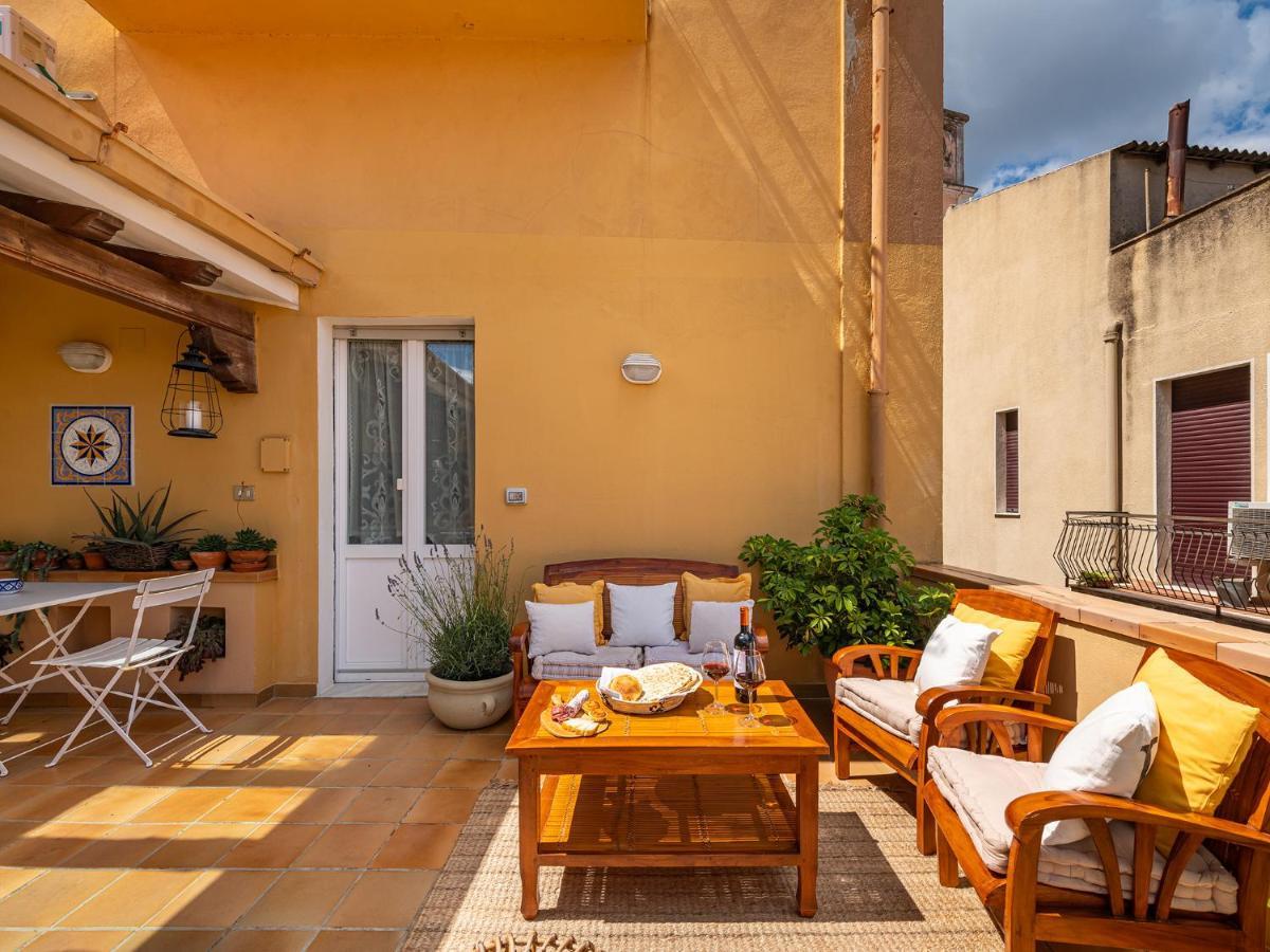 ドルガーリ Palazzo Santa Caterina Bed & Breakfast エクステリア 写真